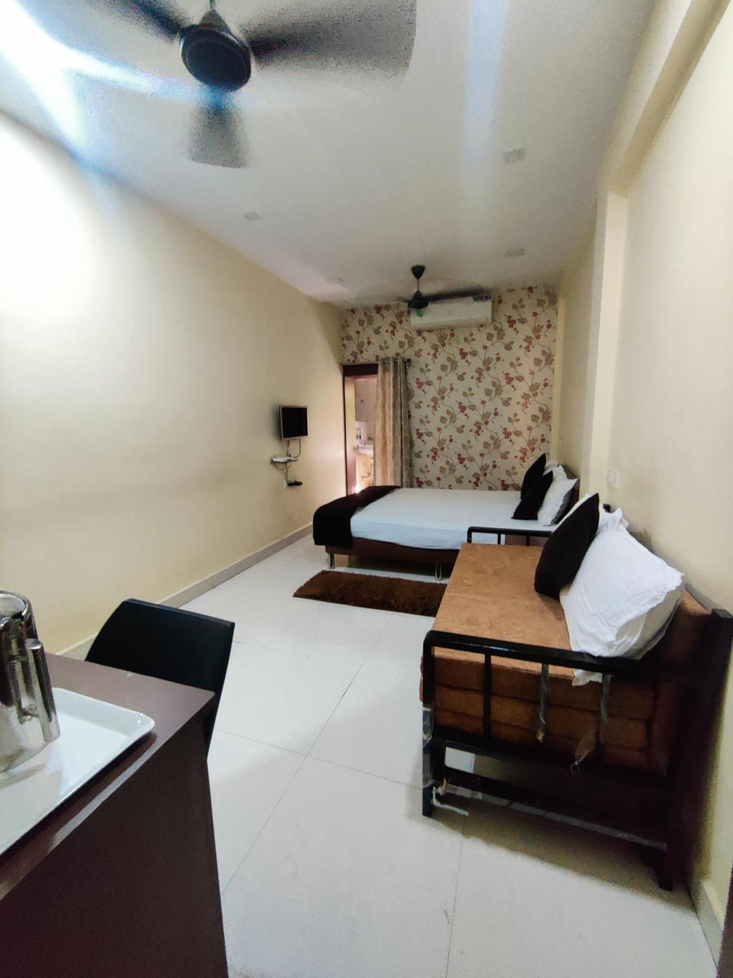Gulmohar - By Mansi Service Apartment ناغبور المظهر الخارجي الصورة