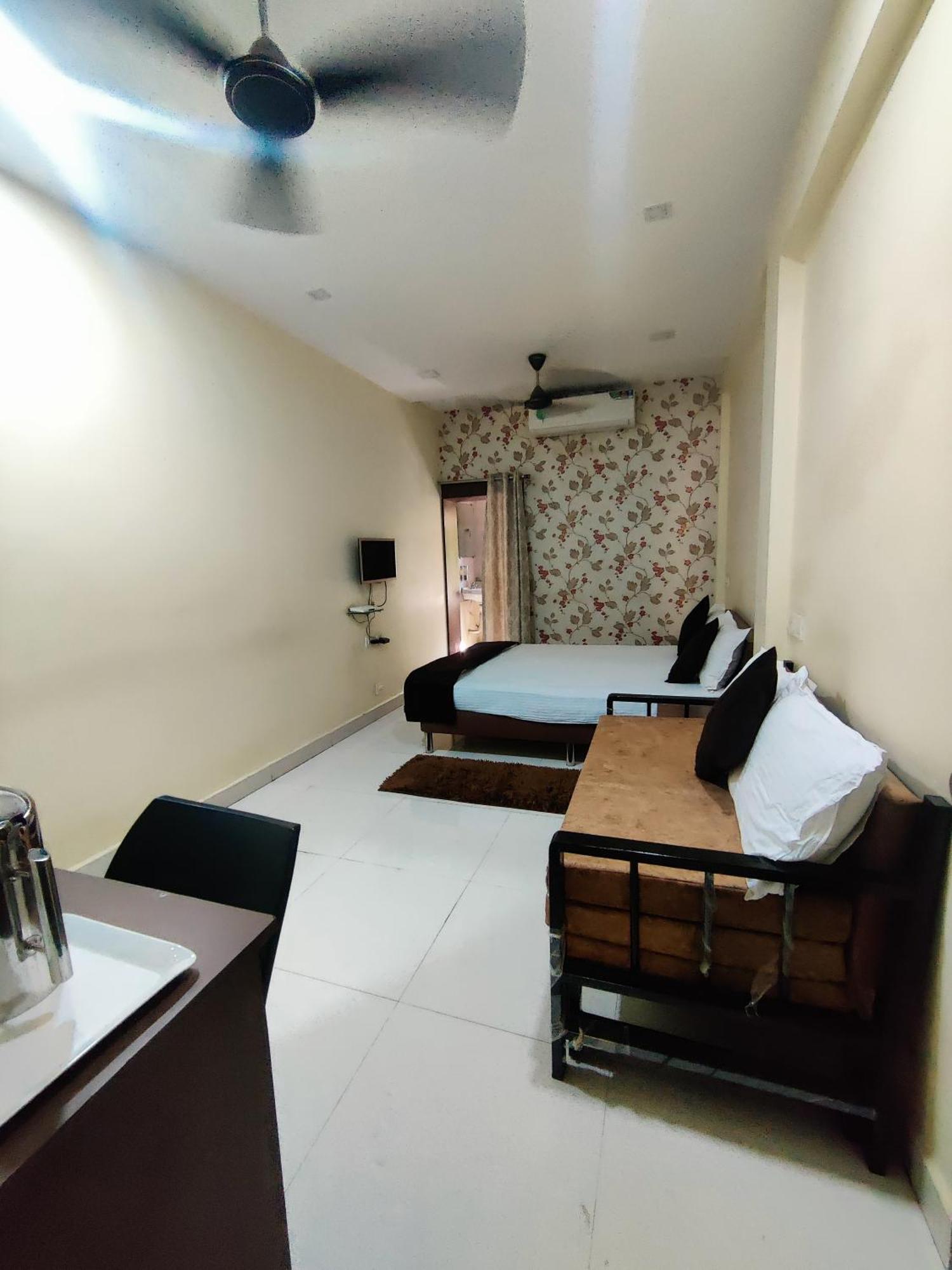 Gulmohar - By Mansi Service Apartment ناغبور المظهر الخارجي الصورة
