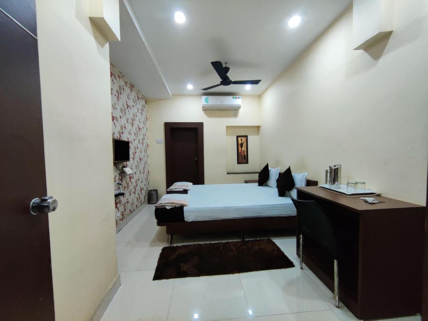 Gulmohar - By Mansi Service Apartment ناغبور المظهر الخارجي الصورة