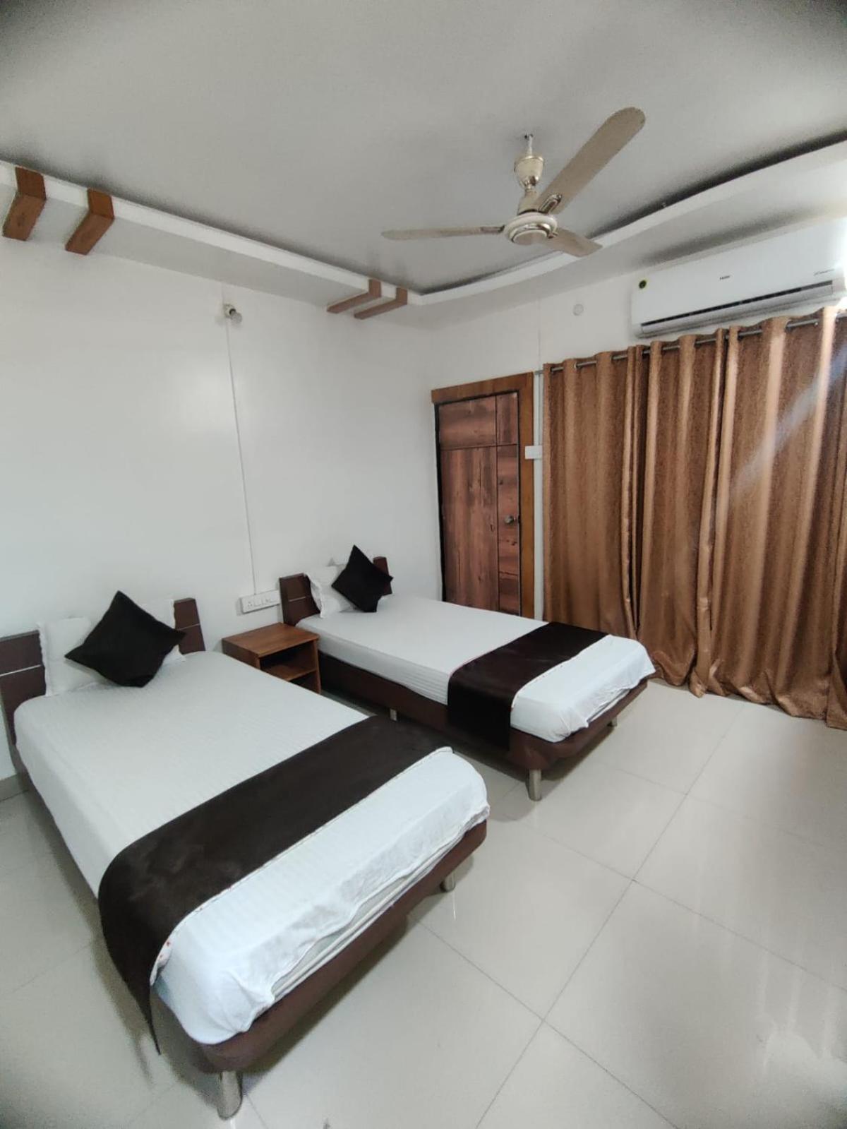Gulmohar - By Mansi Service Apartment ناغبور المظهر الخارجي الصورة